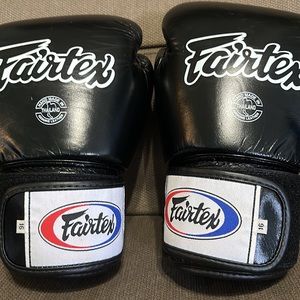 Fairtex Muay Thai - Boxing Gloves. BGV1